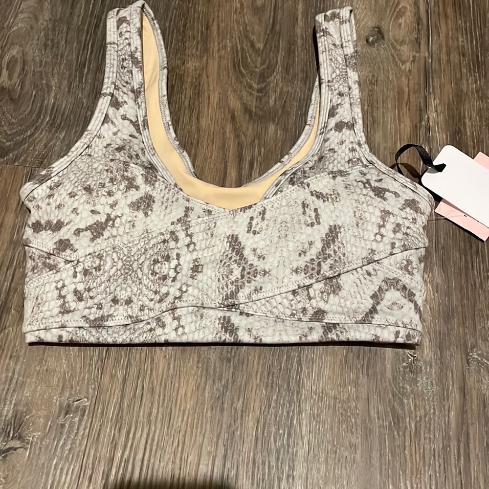 Women’s Varley Kellam Padded Sports Bra XS NWT